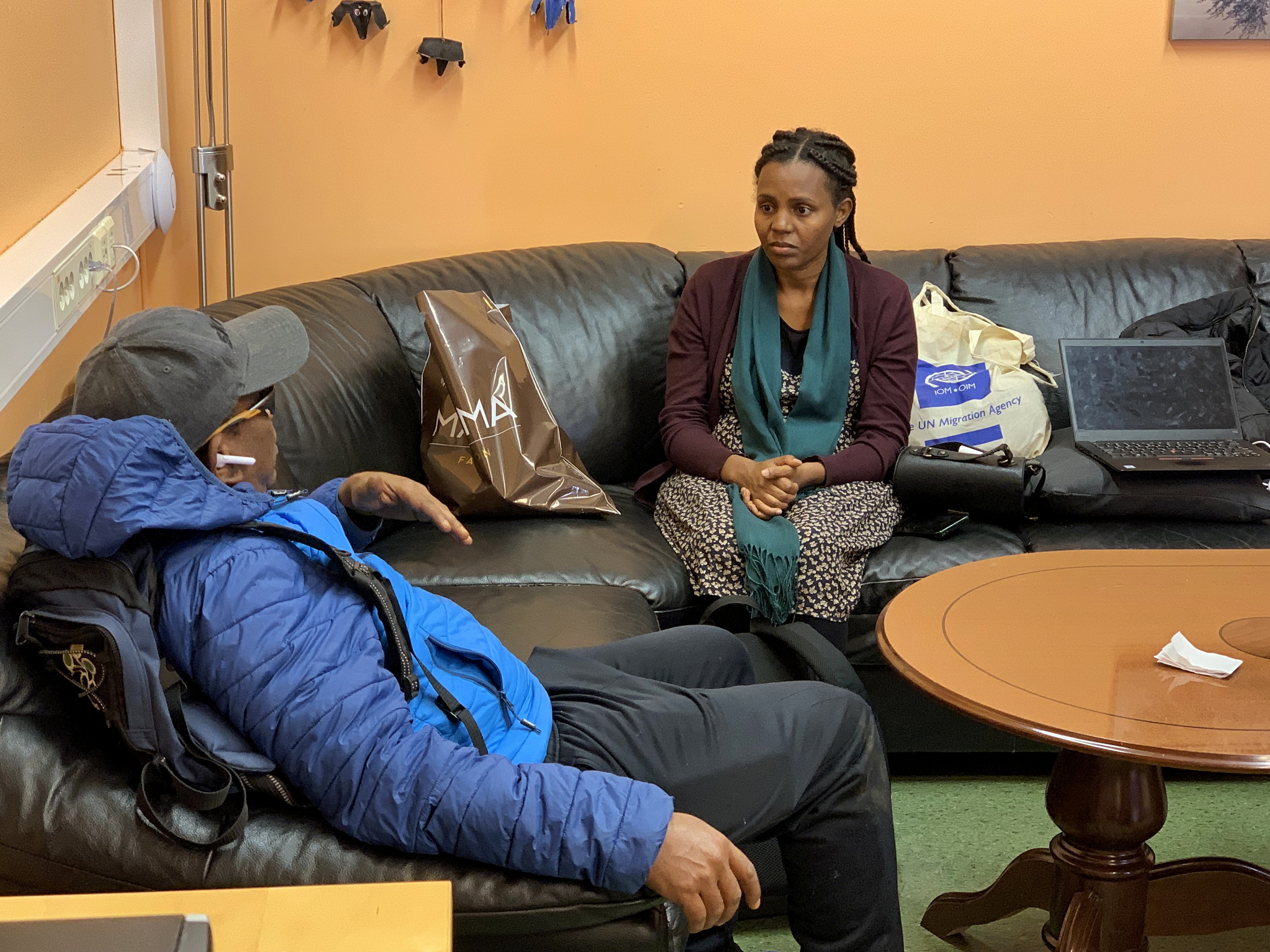  IOM Staff provides individual counselling to Ethiopian migrants seeking information